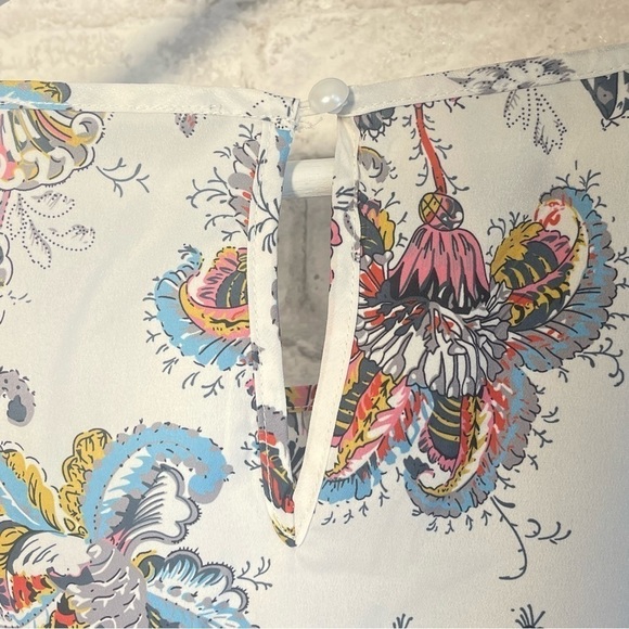 SHEIN Curve Fun Colorful Print Paisley Short Sleeve Blouse Size 1X - Picture 5 of 8